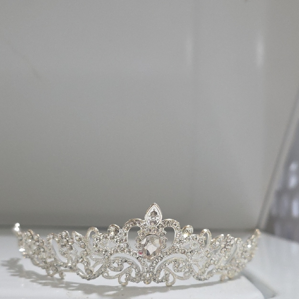 Silver Crystal Tiara Crown - Elegant Women’s Accessory